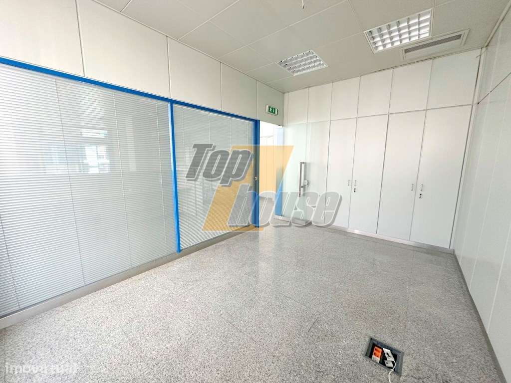 Loja com 127m2 - Costa de Caparica-4