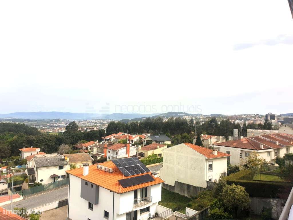 Moradia Gaveto T3 mais escritório e um apartamento T2-18