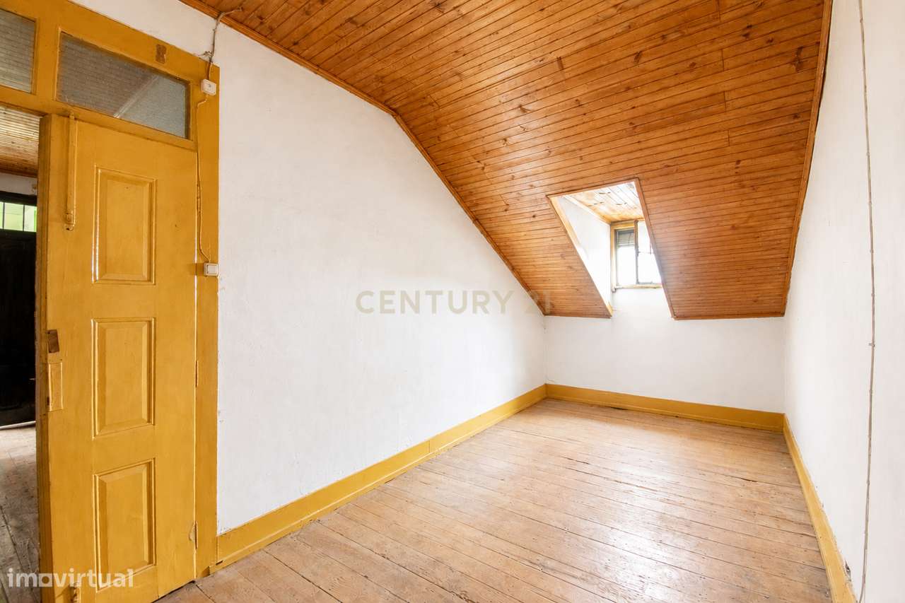 Apartamento 4 na Rua da Sofia — História, centralidade e potencial de-6