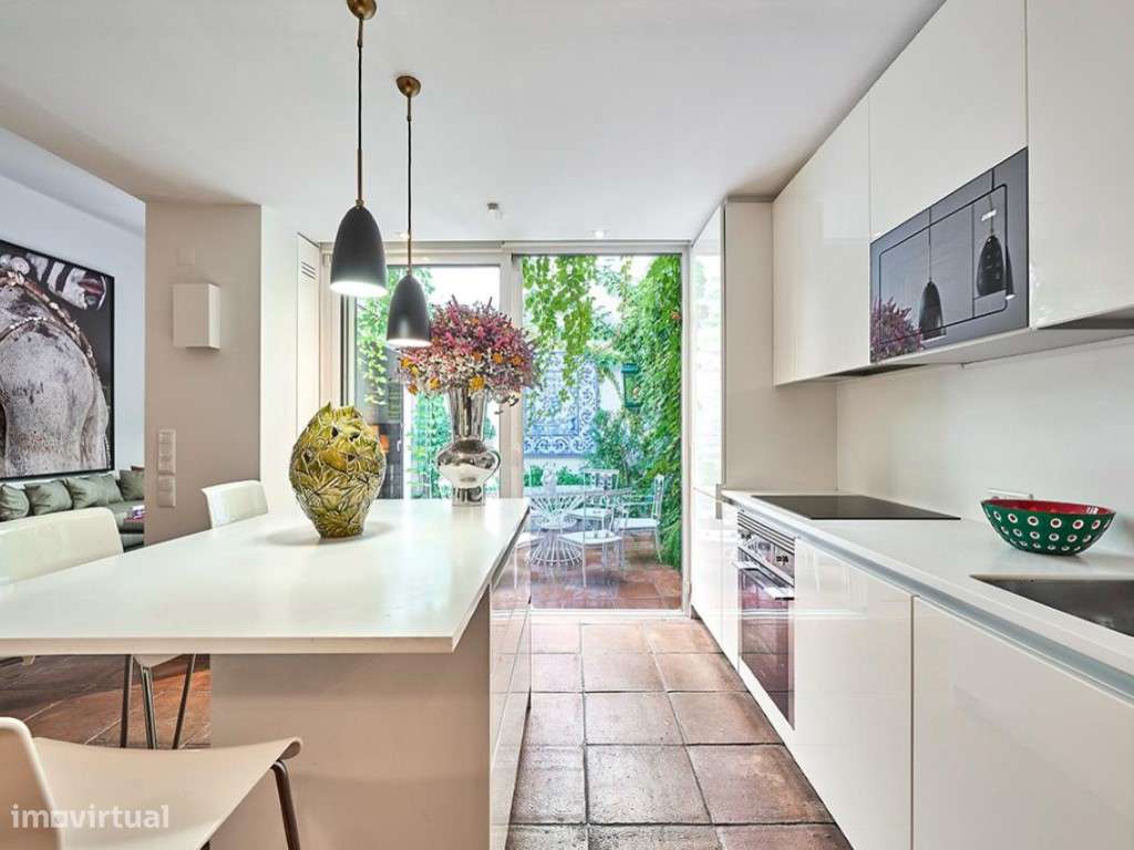 Apartamento T1 totalmente mobilado e equipado no Largo do Carmo - C... - Grande imagem: 5/18