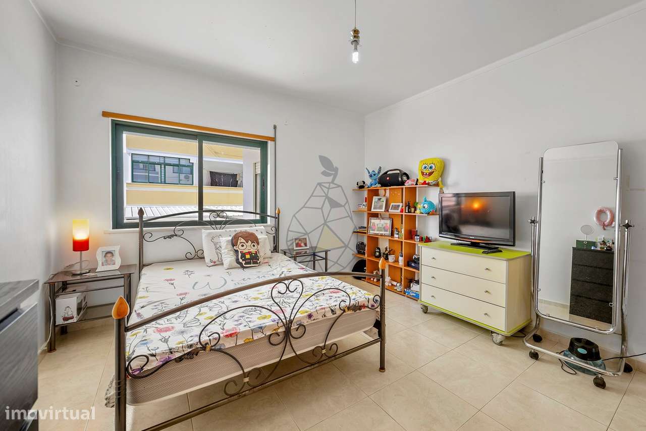 Apartamento T2 localizado a cerca de 600 metros da Praia em Quarteira-12