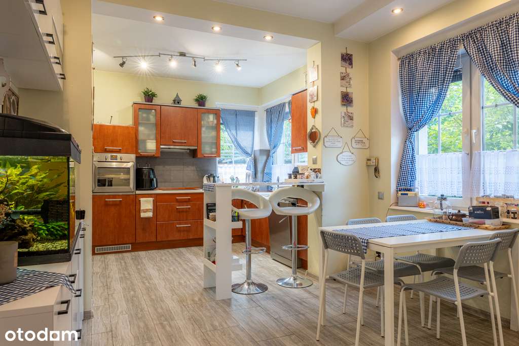 Funkcjonalny dom z garażem i ogrodem!-6