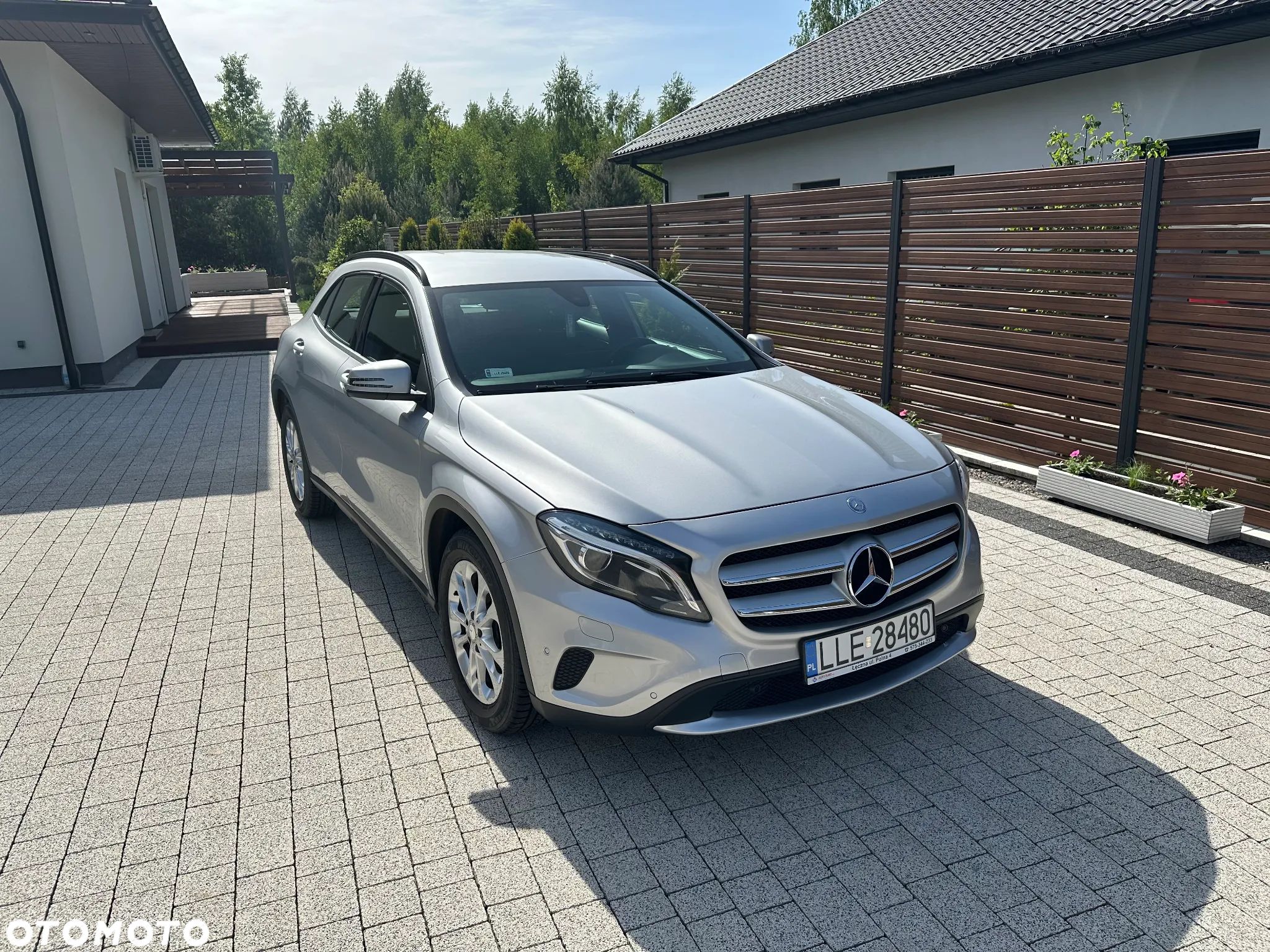 Mercedes-Benz GLA 180 - 1