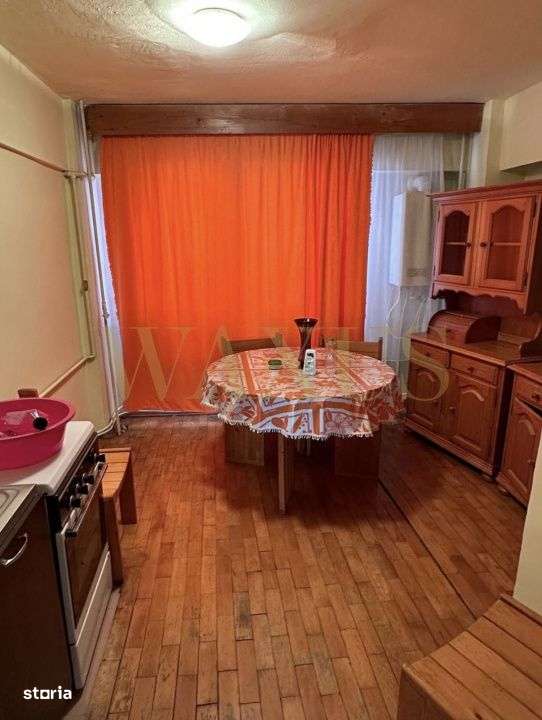 Apartament 3 camere, etaj 4, zona centrala - Imagine principală: 2/6