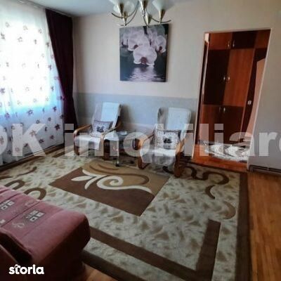 Vanzare – Apartament 2 camere, semidecomandat, 2 balcoane
