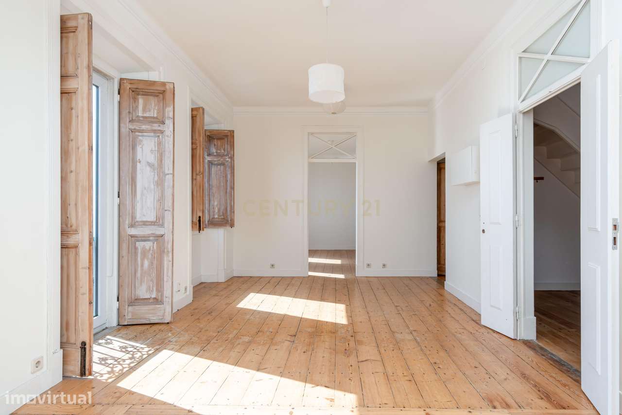 Espetacular apartamento T4 com vista deslumbrante sobre o rio Tejo – C-6