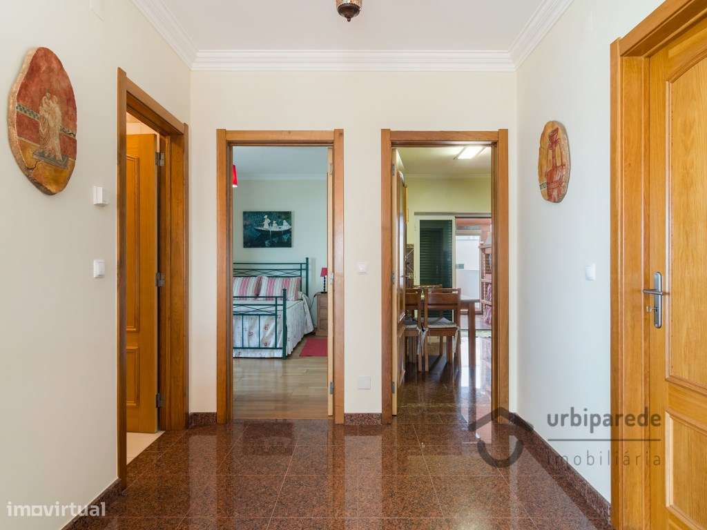 Moradia V4 em condomínio fechado no centro da Ericeira, com garagem.-16