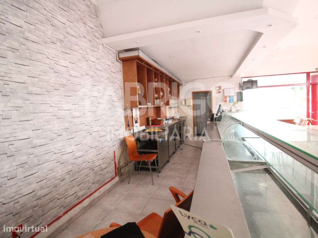 Loja no Edifício Horizonte, com arrumo e garagem - Grande imagem: 4/11