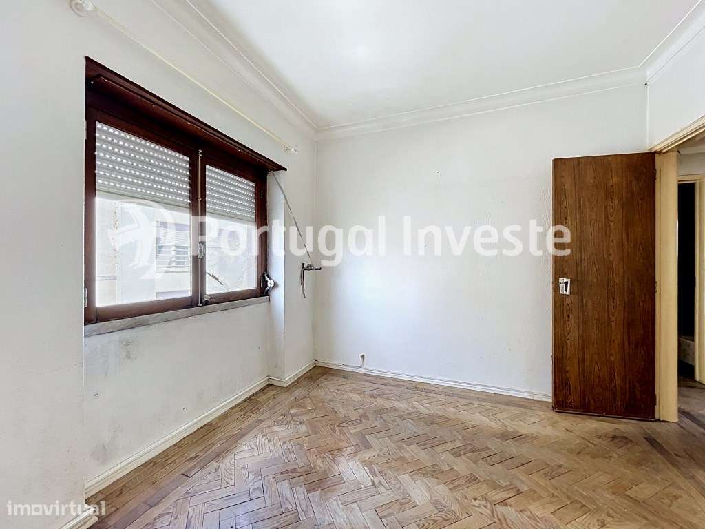 Apartamento de 5 assoalhadas na rua Capitão Leitão, Almada-21
