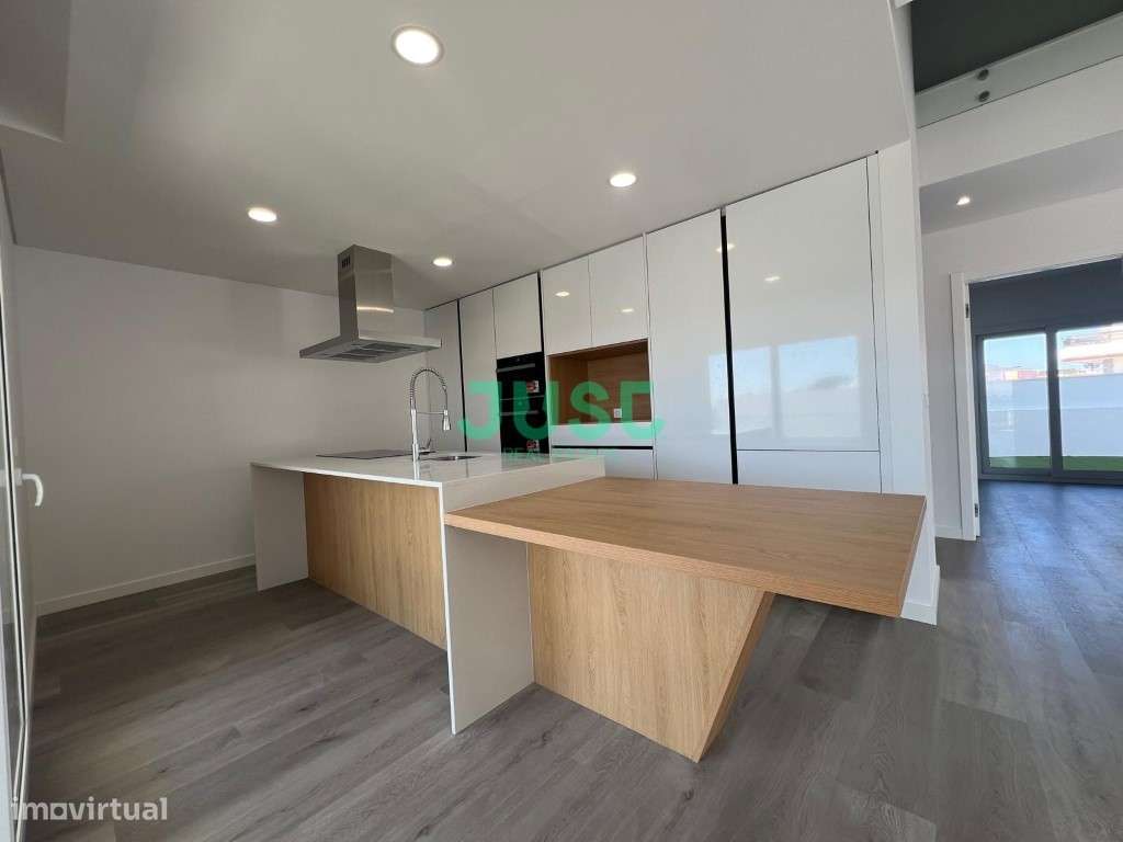 Moradia T4 Pronta com áreas generosas - Grande imagem: 4/39