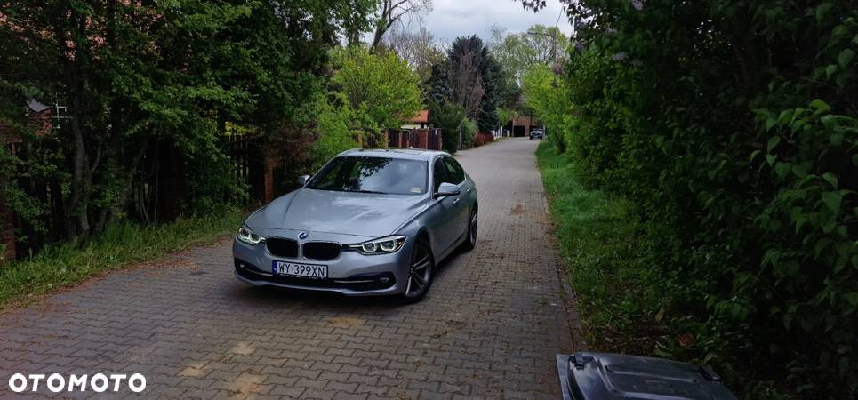 BMW Seria 3 330i xDrive Luxury Line sport - 1