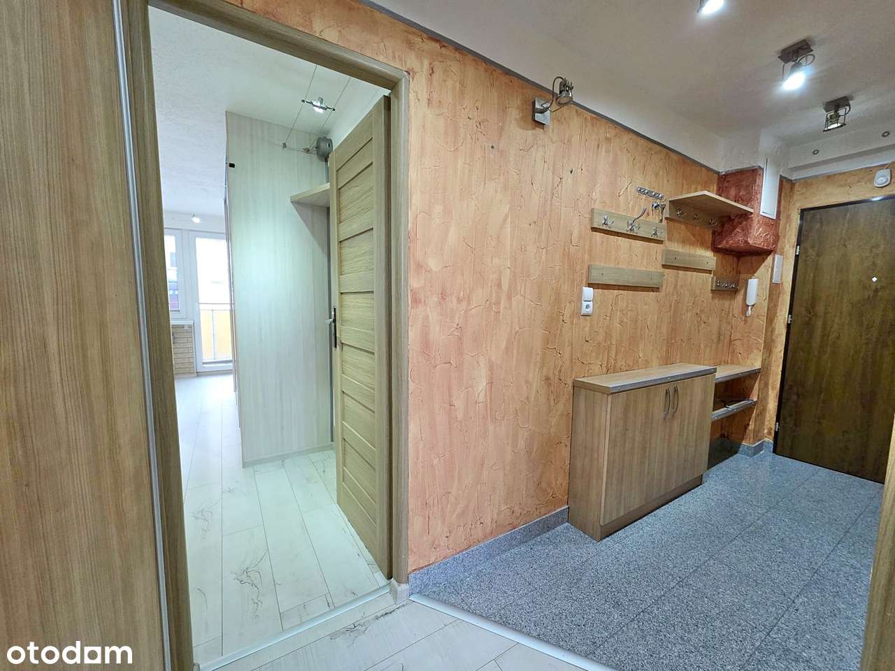 2-pokojowe, balkon, meble w kuchni oraz 2 szafy, ul. Kolejowa-8