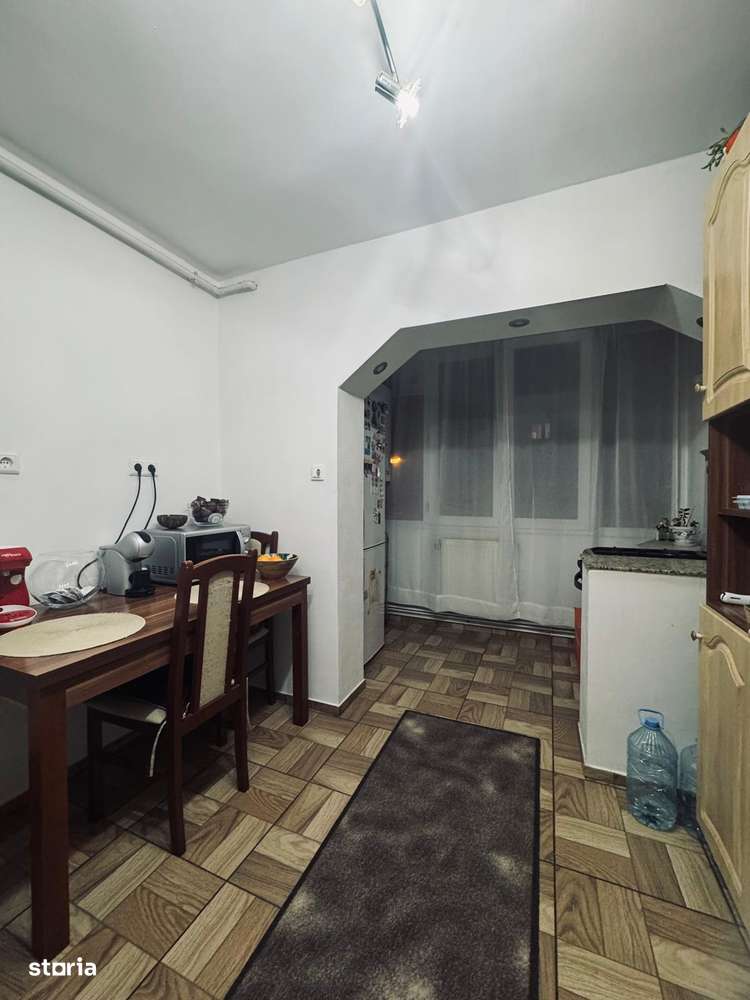 AV667 Apartament 3 camere, decomandat, etaj 2, 68mp, zona Lunei-10