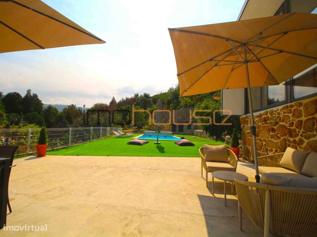 Quinta com Casa Remodelada e Antigo Moinho de Água Junto a Ribeiro-23