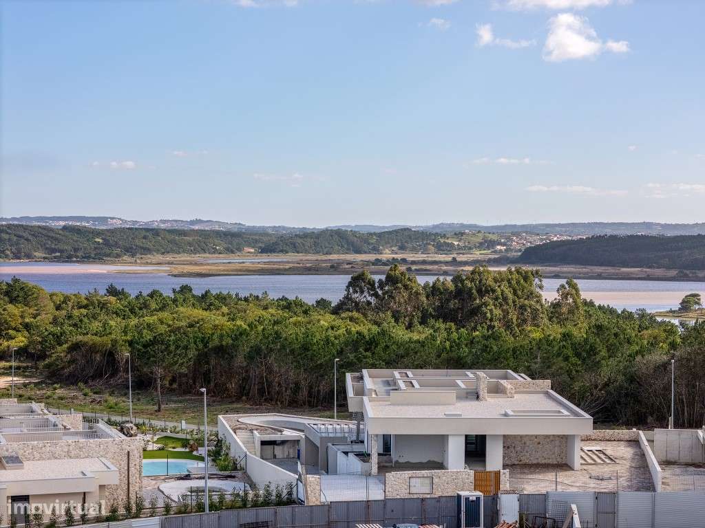Lote com moradia iniciada junto à Lagoa de Óbidos, golfe e praia-28