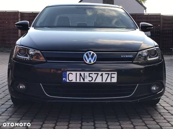 Volkswagen Jetta 1.4 Hybrid DSG Comfortline - 2