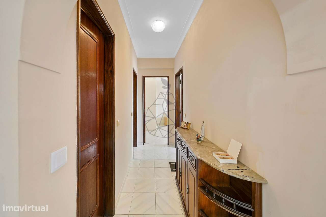 Apartamento T2 virado a Sul , com Garagem na Vila Rosa - Portimão-11