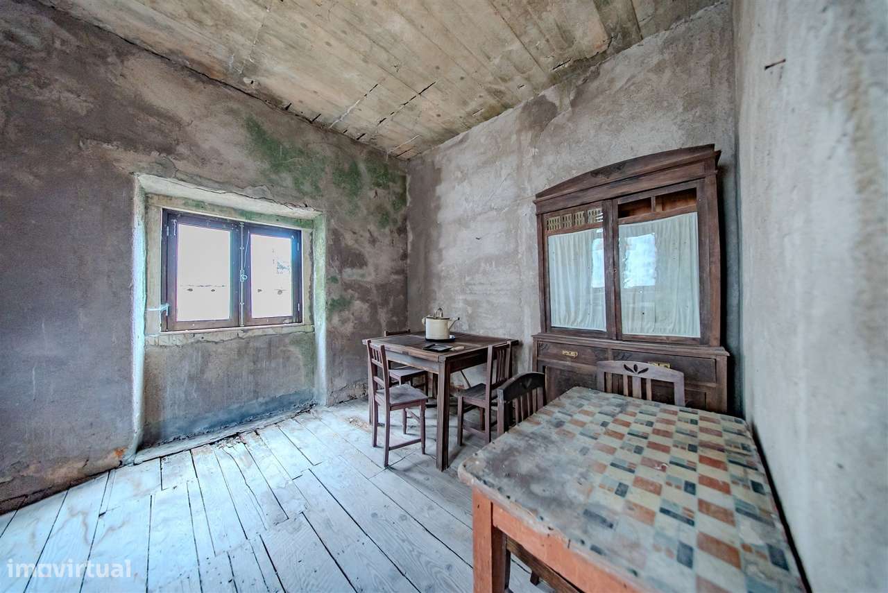 Duas moradias por 115.000 € em Mira de Aire-32