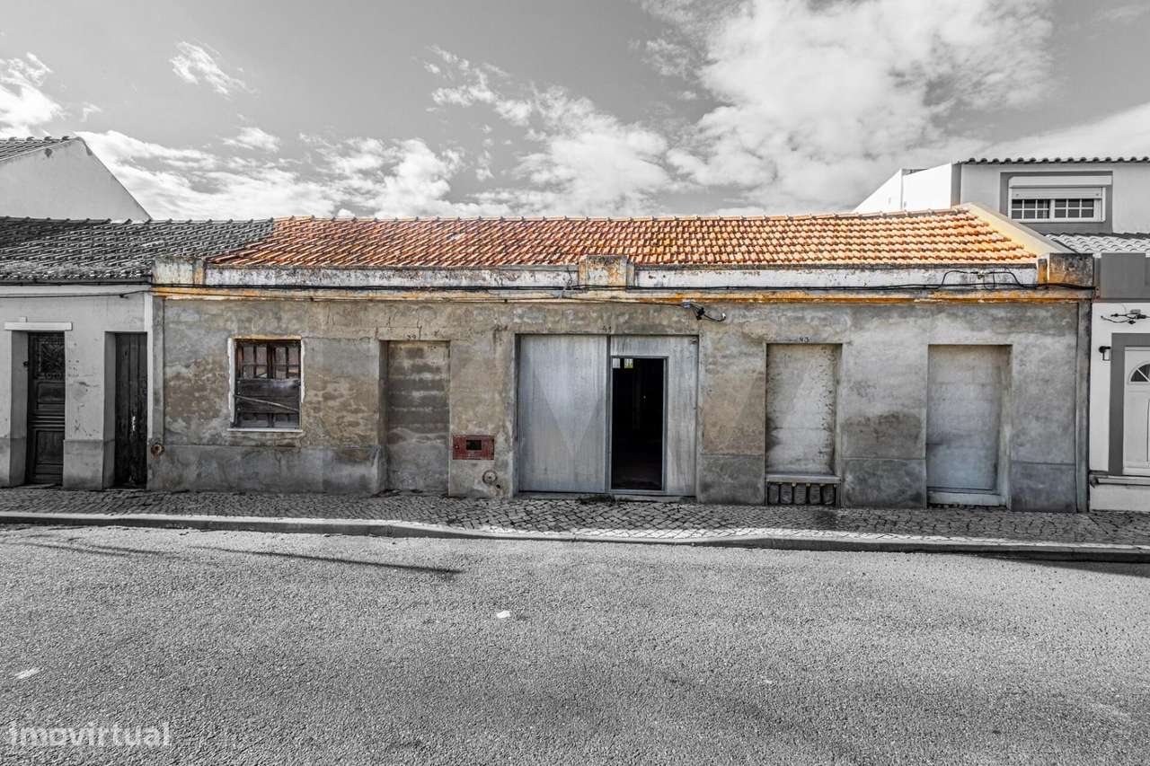 Moradia em Almeirim para recuperar - Grande imagem: 4/39