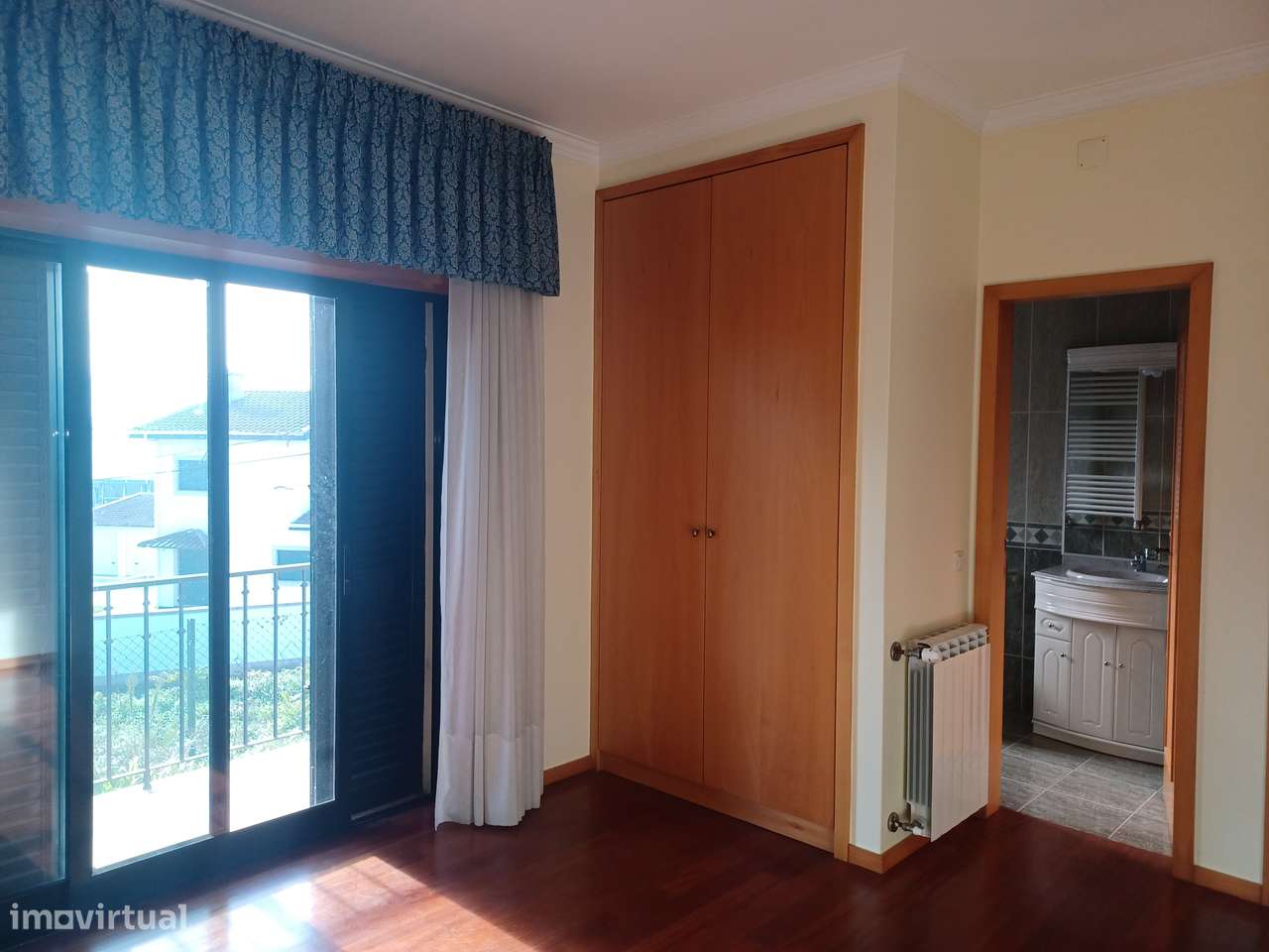 Mor.INDIVIDUAL  2300m2 de terreno + artigo urbano (Tipo T0)  em Lago-44