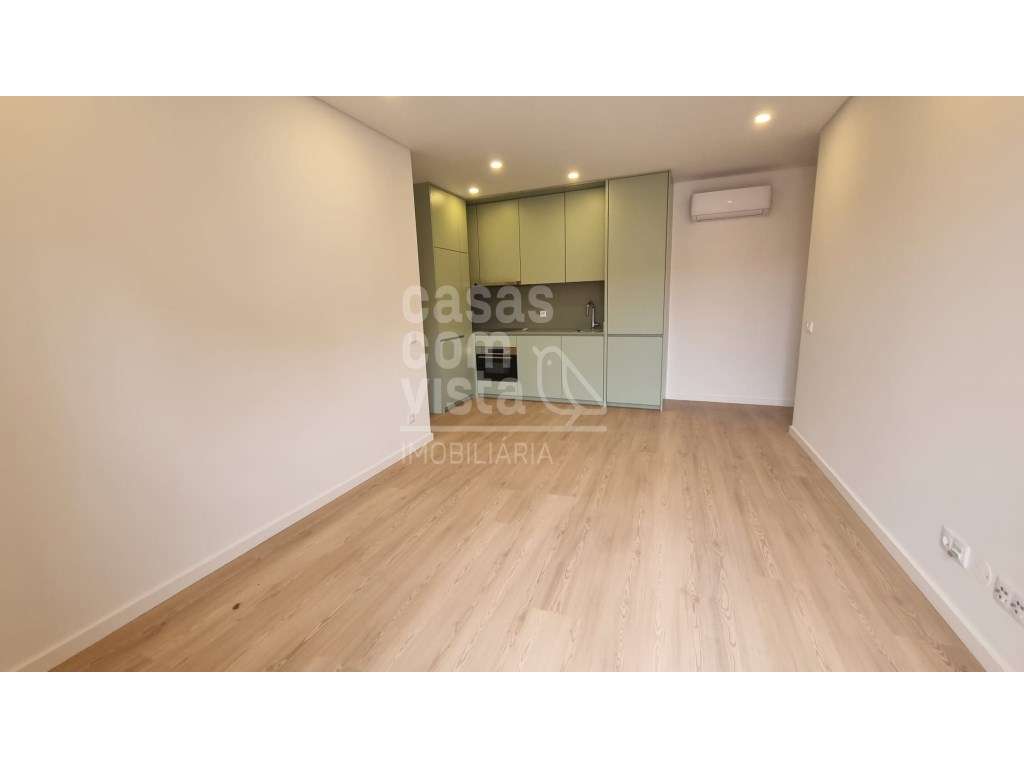 Apartamento T1 no Centro de Leiria Elegância Urbana, Design Moderno...-5