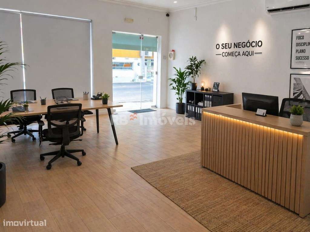 Loja para comércio e serviços no centro de Torres Novas-2