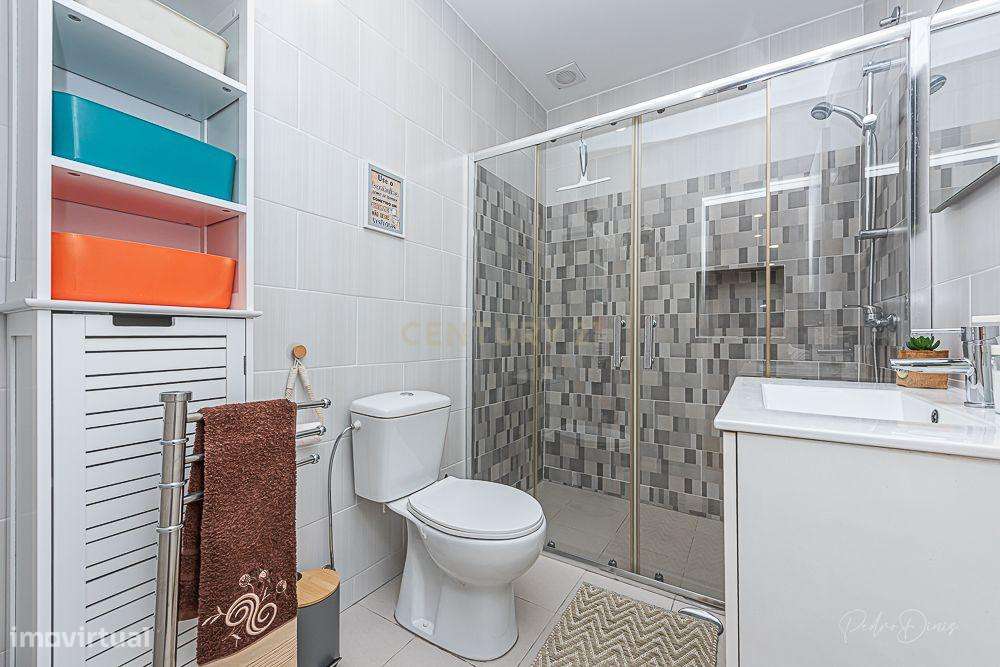 Alojamento Estudantil LÁ-SALETTE ( quarto Pisco de Peito Ruivo 10m2 ) - Grande imagem: 4/31