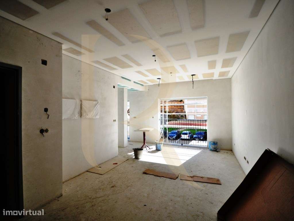 Apartamento T2 novo com elevador e terraço em Santa Marta do Pinhal... - Grande imagem: 3/9