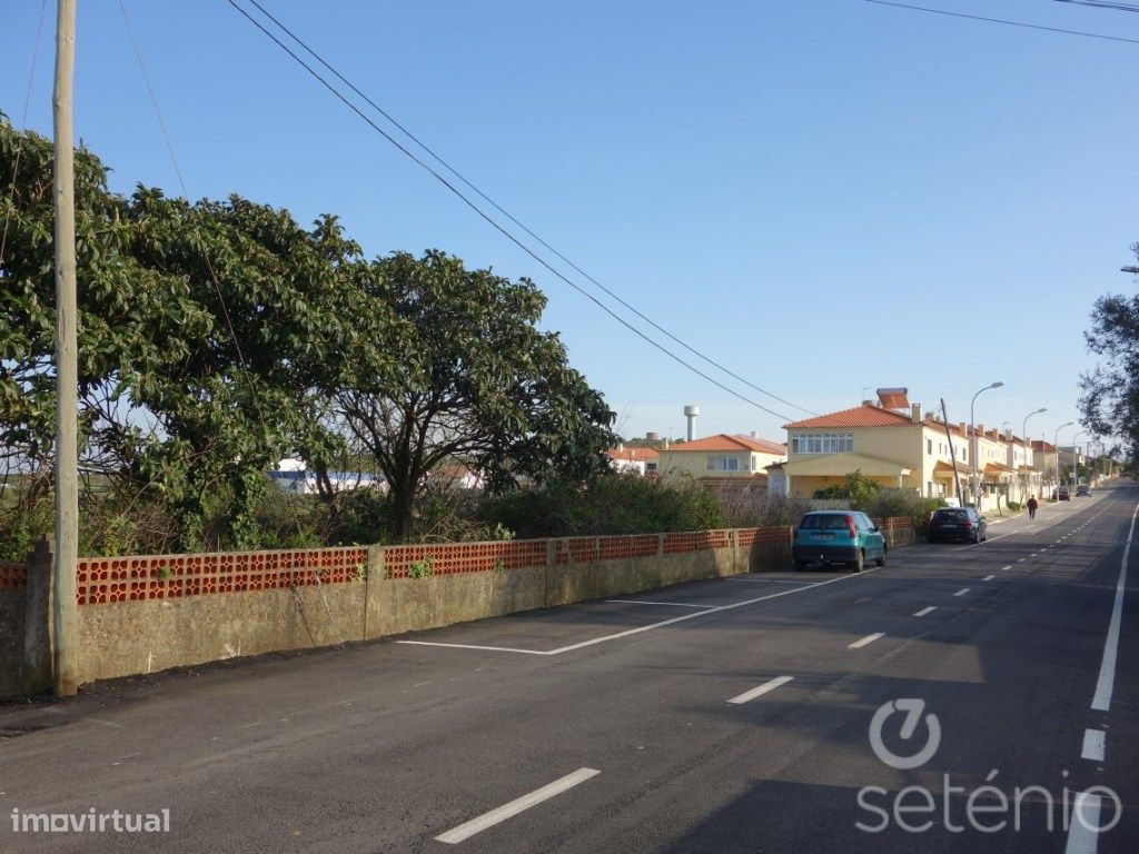 Sintra - Lourel. Terreno 9.560m2. A 5 min. (2Km) do centr...