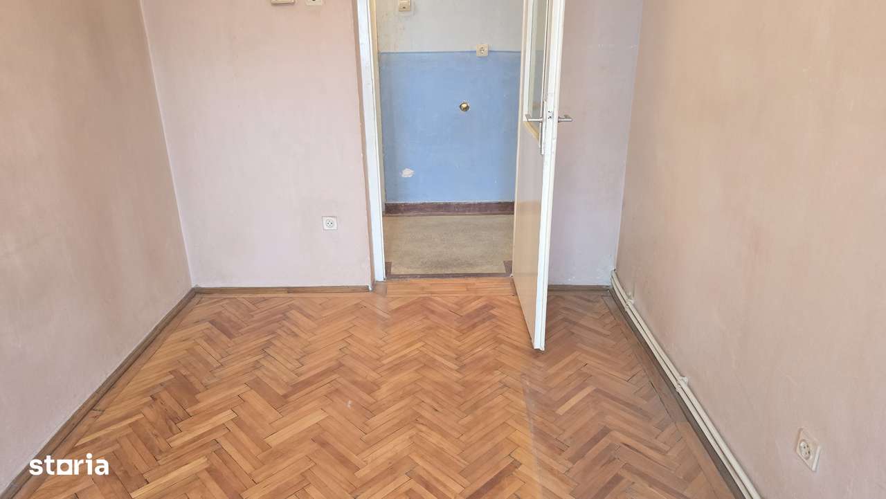 Vand apartament 2 camere decomandat in Deva, zona Gojdu, etaj 1-8