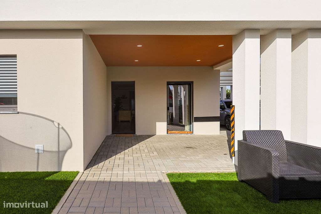 Moradia T4 com jardim, Fernão Ferro - Grande imagem: 3/32