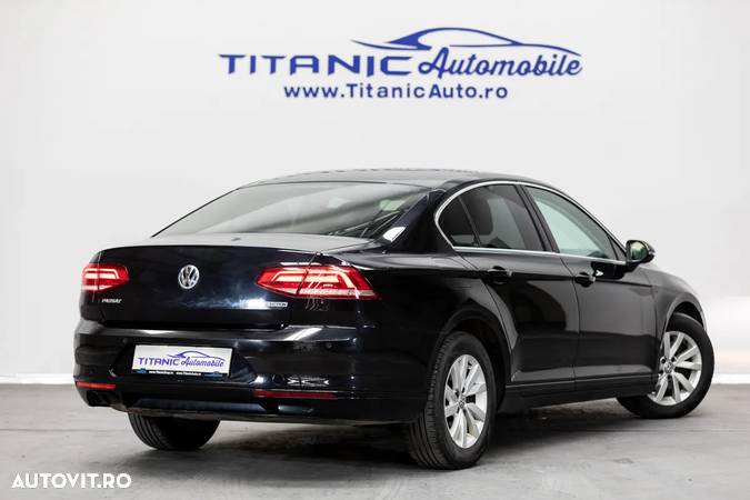 Volkswagen Passat Variant 2.0 TDI DSG 4Motion Highline - 13