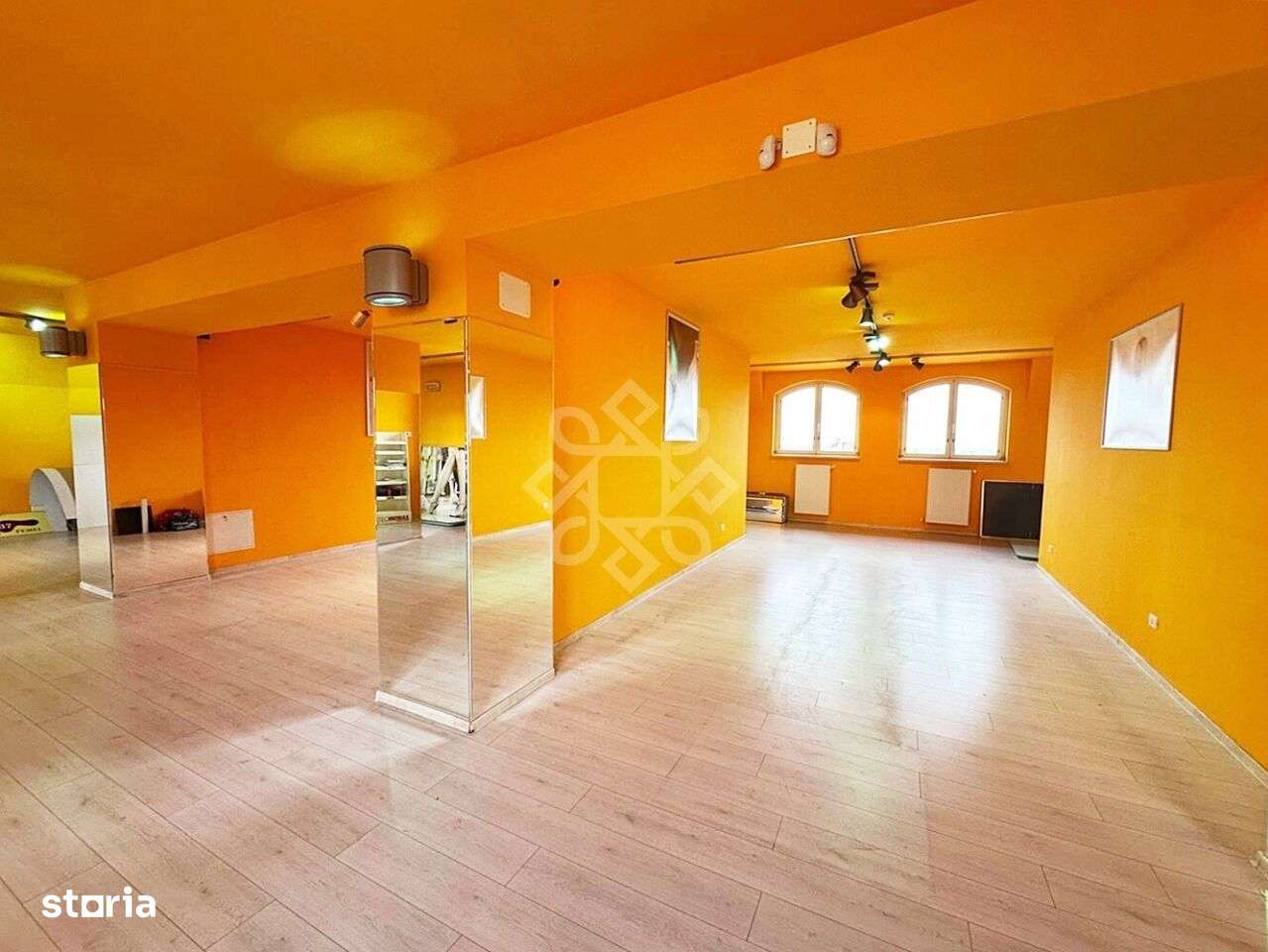 Spatiu comercial 200mp de inchiriat zona Oncea Etaj II - Imagine principală: 1/6