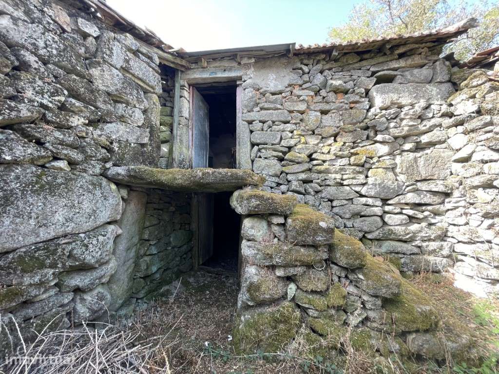 Moradia para recuperar em Vreia de Jales, Vila Pouca de Aguiar. - Grande imagem: 4/18