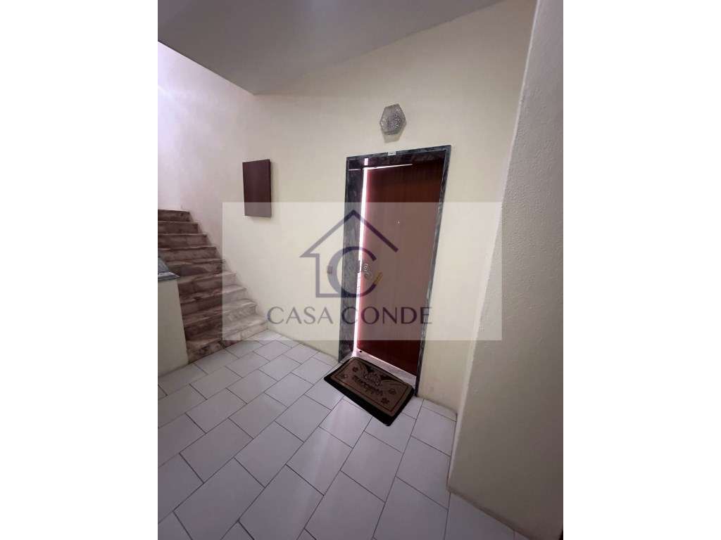 Apartamento T2 Totalmente Remodelado com Vista Privilegiada - Miratejo-12