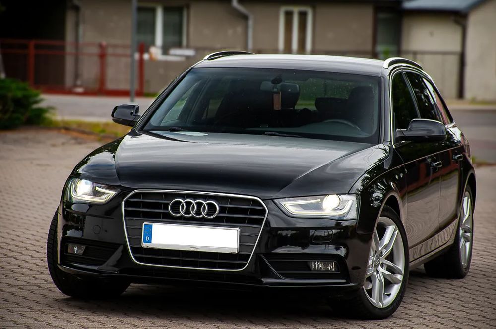 Audi A4 B8 (2007-2015) 2.0 TDI DPF S line Sportpaket 2012