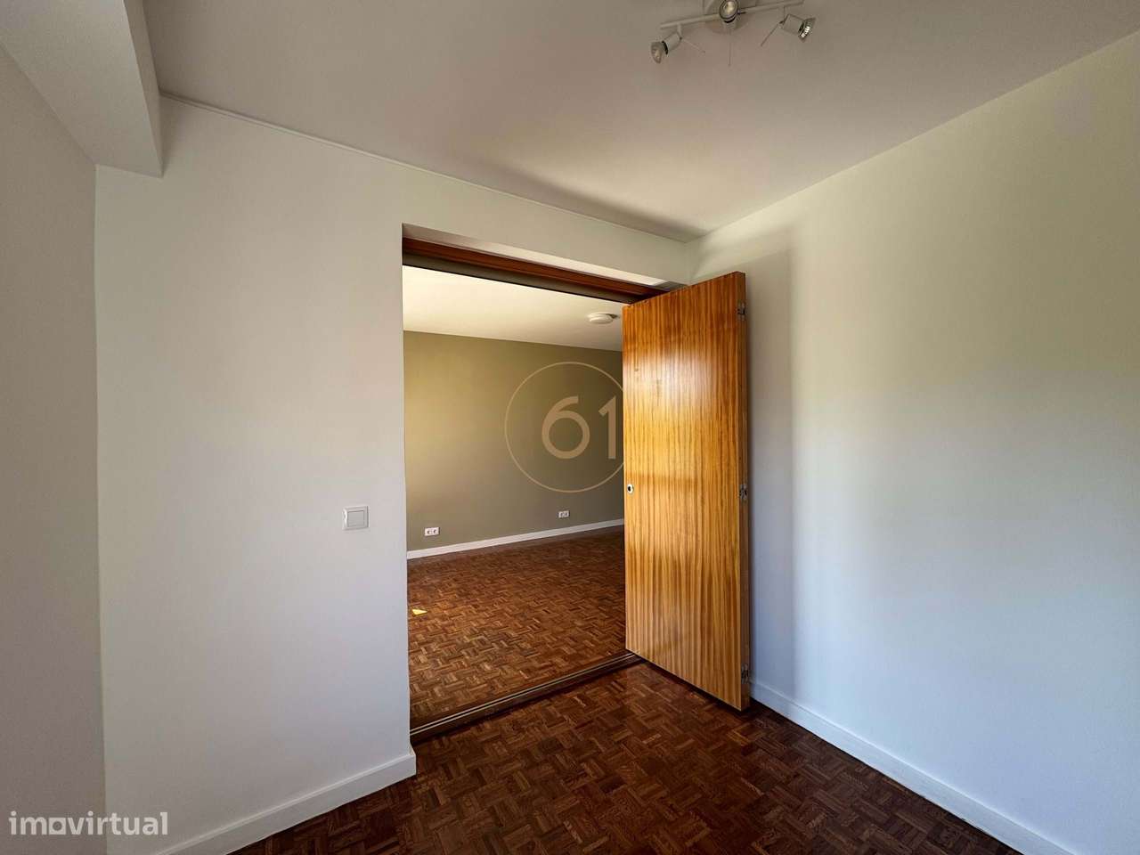 Apartamento T3 com varanda, para venda , no Porto - Grande imagem: 3/27