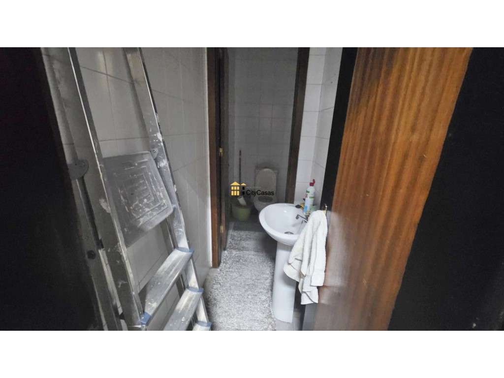 Loja de Vestuário p/ Trespasse em Águas Santas-10
