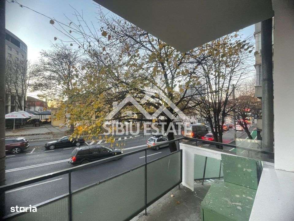 Apartament de vanzare cu 3 camere, balcon, etaj 1 -Zona Calea Dumbravi - Imagine principală: 4/15