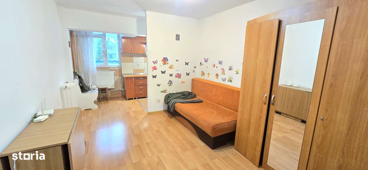 Garsoniera libera, etaj 2, mobilata Alexandru - Zimbru, scara renovata-2