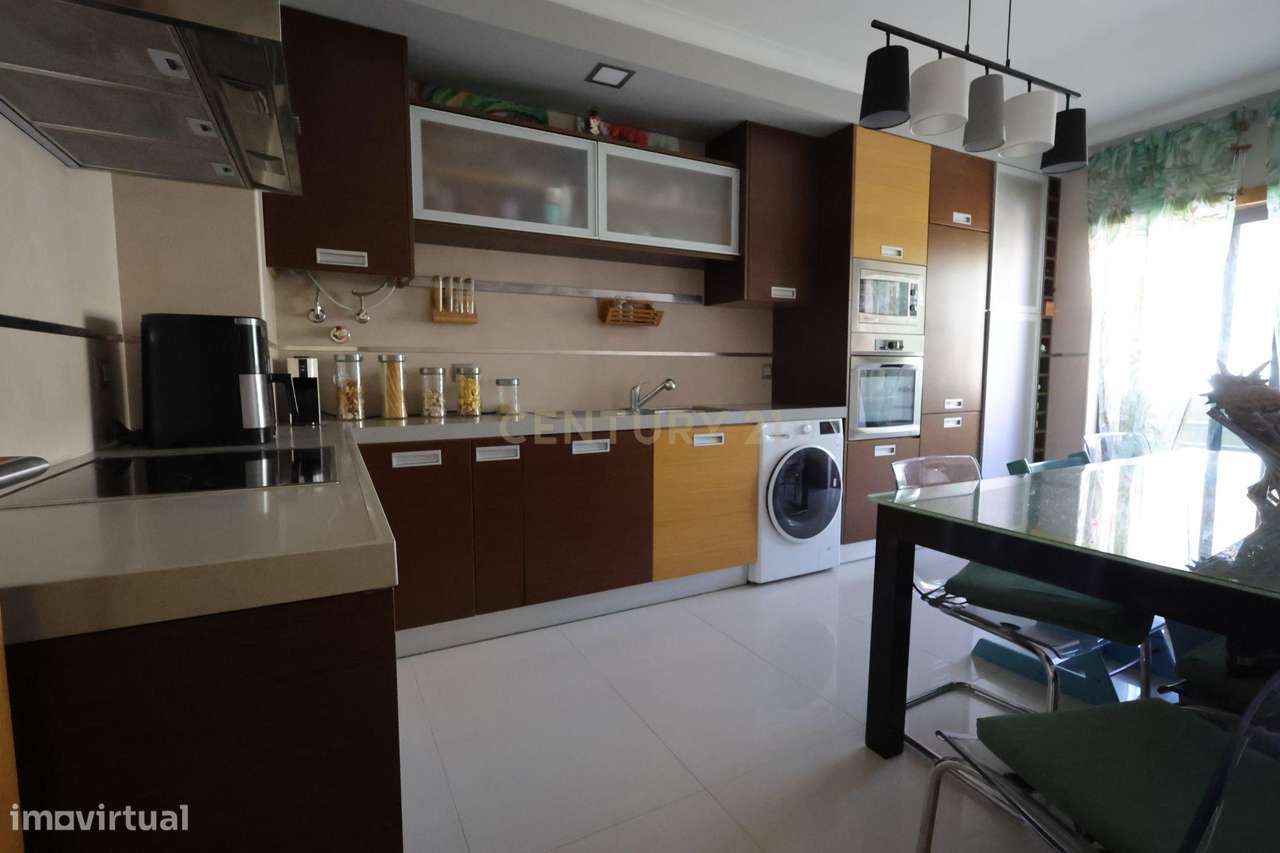 Apartamento Duplex T4 de Prestígio com Vista Rio | Alcochete-7