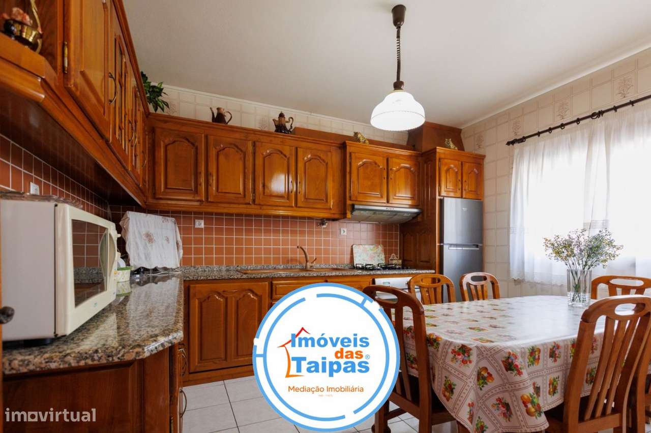 Vende-se Moradia em Barco - Guimarães-9