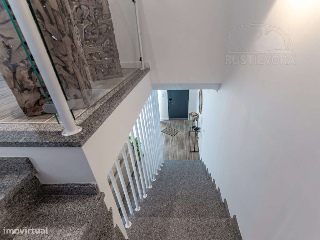 Moradia T3 com quintal e garagem | Bairro de Almeirim em Évora-8