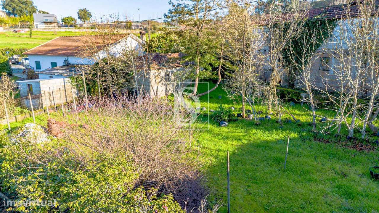 Moradia para Restauro com Terreno - Cepelos Amarante-49