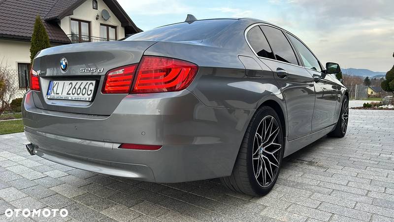 BMW Seria 5 525d xDrive - 5