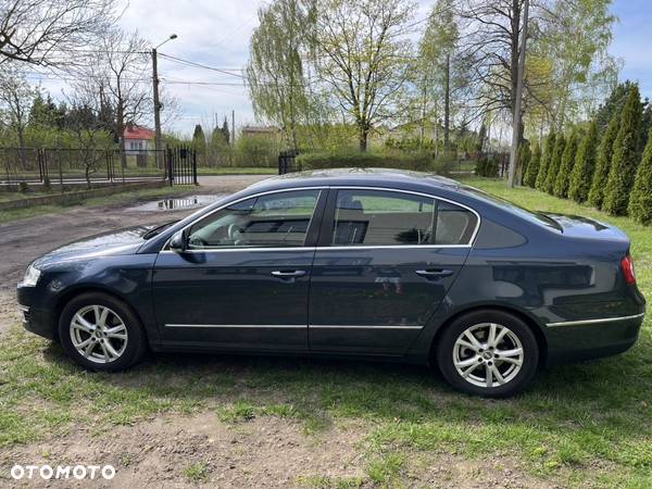 Volkswagen Passat 2.0 TDI Comfortline - 4