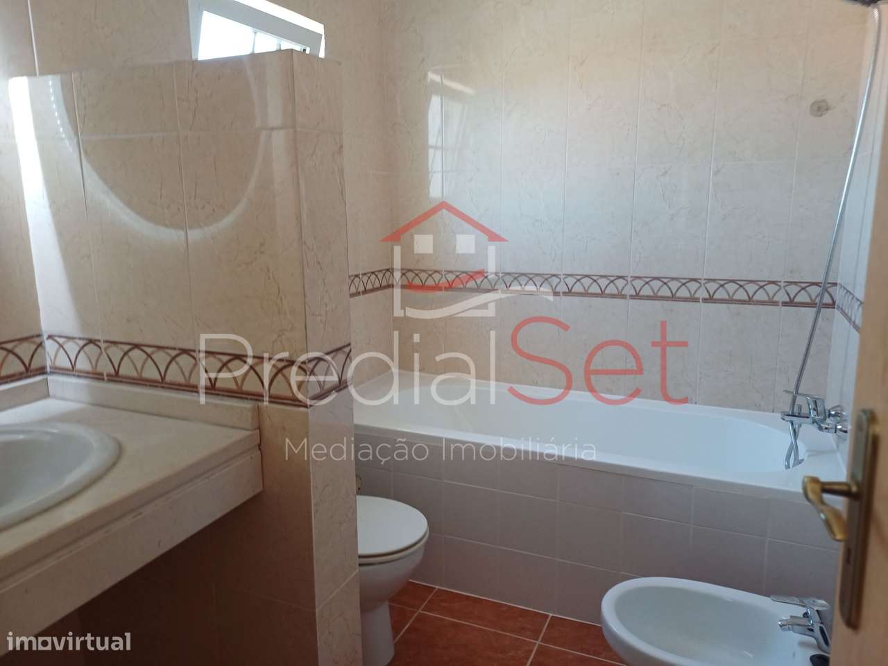 Moradia T4 Piscina-Setúbal-26
