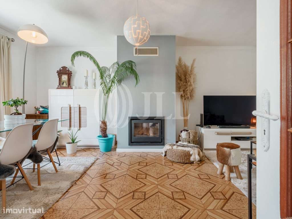 Moradia T3 situada no centro do Carvalhal - Grande imagem: 5/24