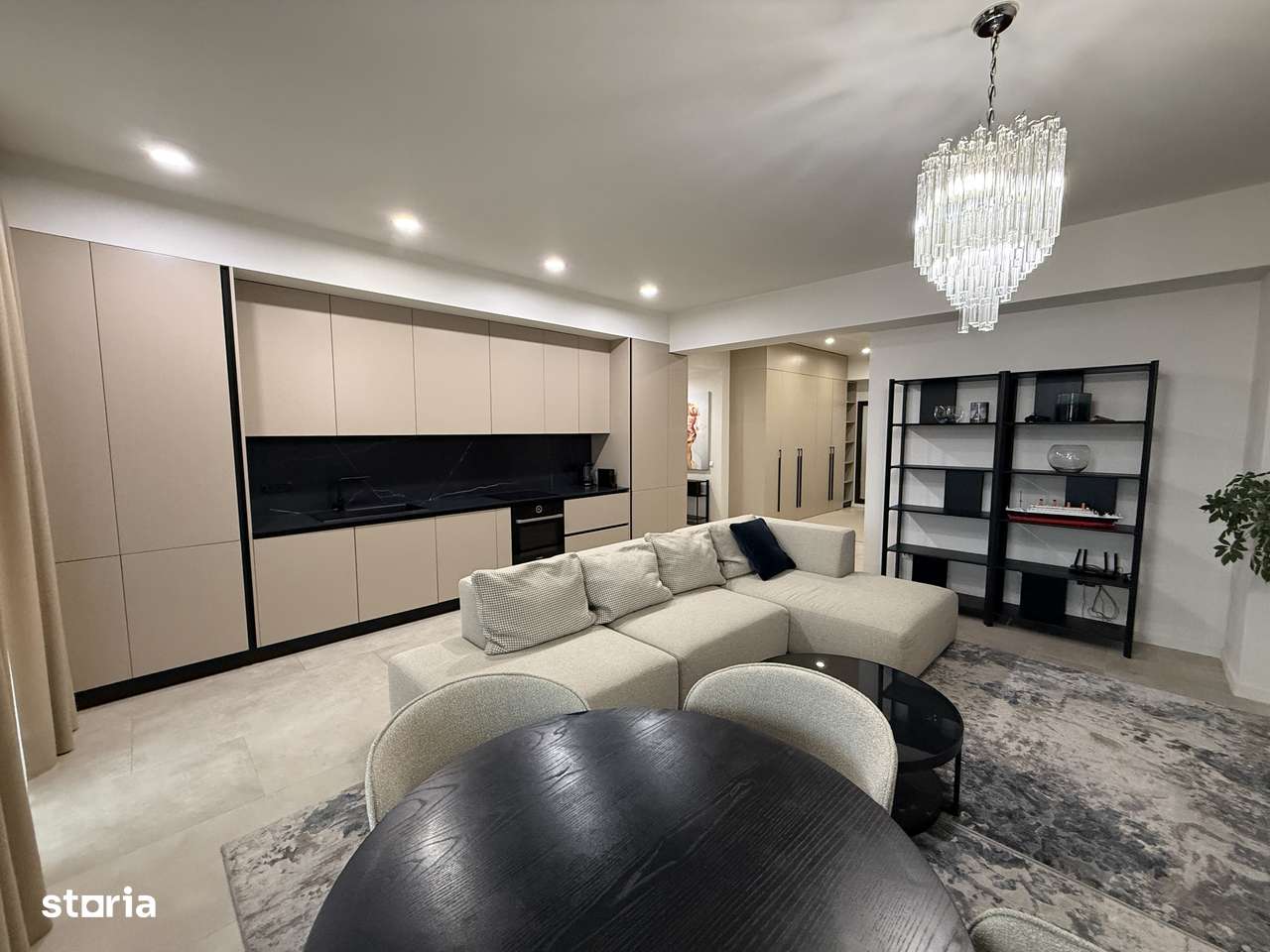 Apartament premium 103 mp cu 2 camere cu finisaje de lux - Palas Mall - Imagine principală: 1/16