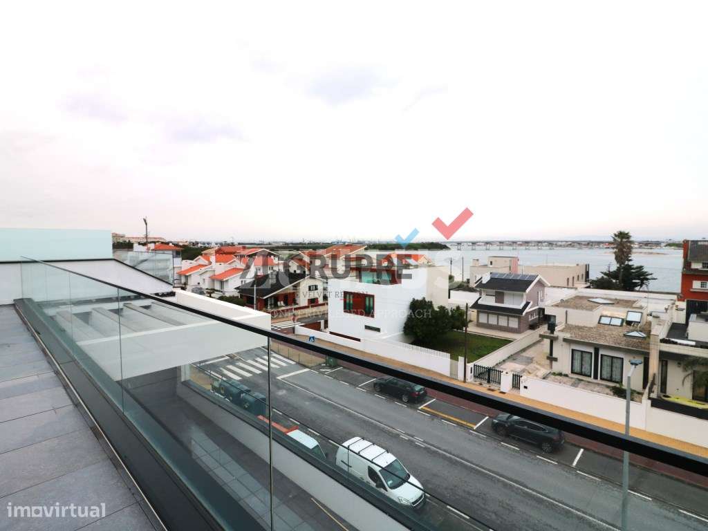 Apartamento T3 com terraço de 237 m2 com vistas Mar e Ria situado n...-17